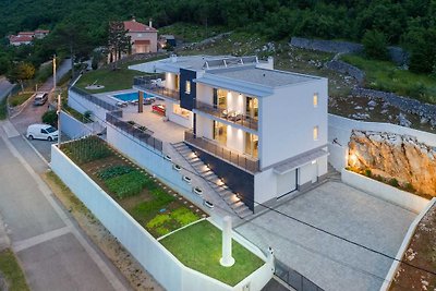 Villa Maru