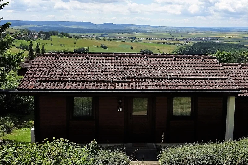 Villa Leni, komfortabel m. traumhafter Fernsicht u. Gratis Wellness