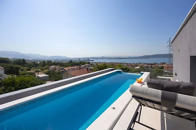 Luxusresidenz mit Rooftop-Pool