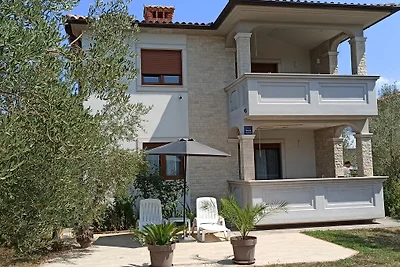 Villa R&A   NEU  300m bis Strand