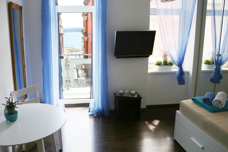 Apartment + Balkon