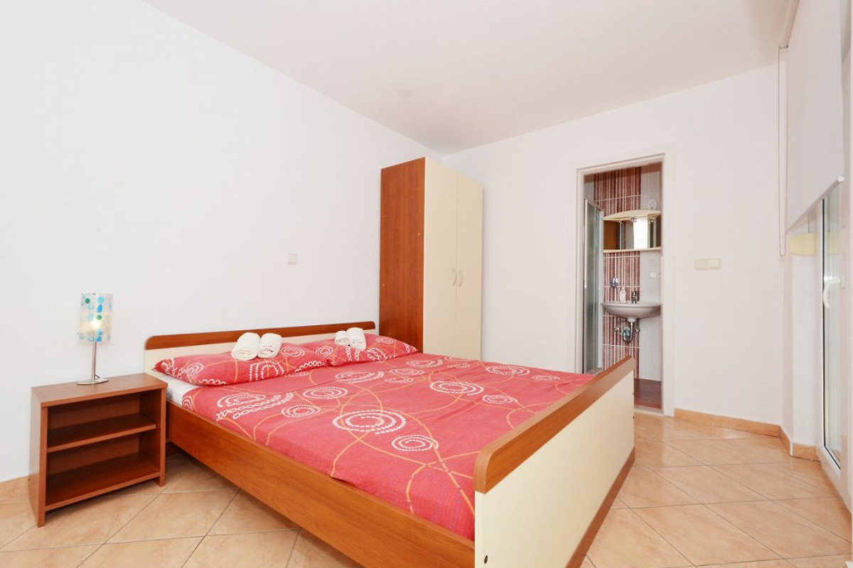 Katija 2 mit 3 Schlafzimmer - Ferienwohnung in Okrug Gornji mieten Katija 2 mit 3 Schlafzimmer - Ferienwohnung in Okrug Gornji mieten