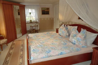 Romantica casa di canne, sauna, W-Lan