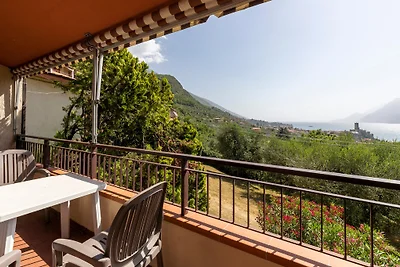 Apartment with swimming pool