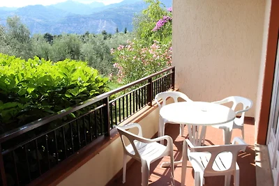 Apartment with swimming pool