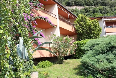 Apartment with swimming pool