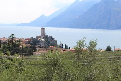 Apartment with swimming pool