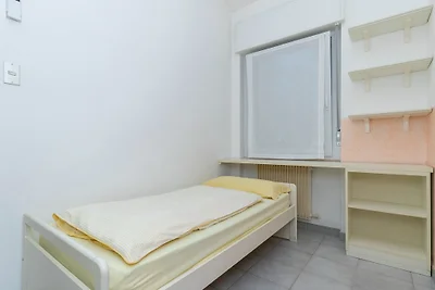 Apartment with swimming pool