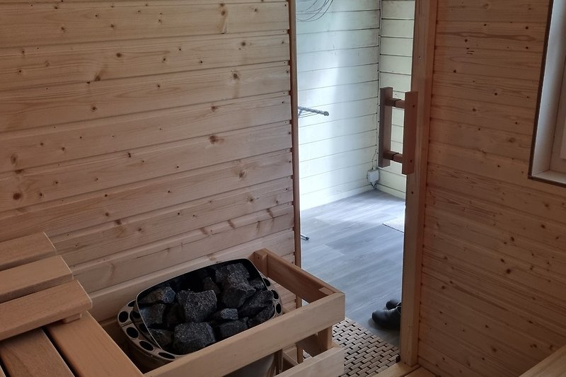 Sauna (in 2022 komplett erneuert)