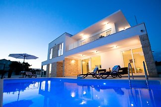Villa Crystal Blue