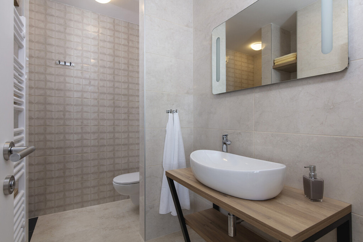 Villa Le Soleil in Razanj - Firma Adria Luxury Rent, VAT:HR27401257007