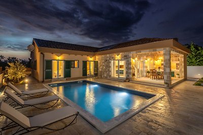Beautiful Villa Jakov