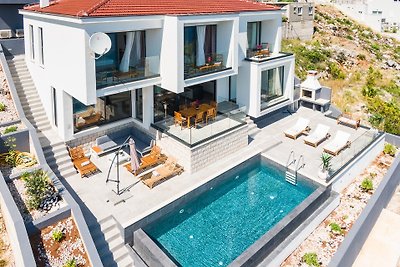 Beautiful Villa Grandiosa