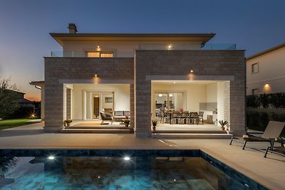 Beautiful Villa Santina