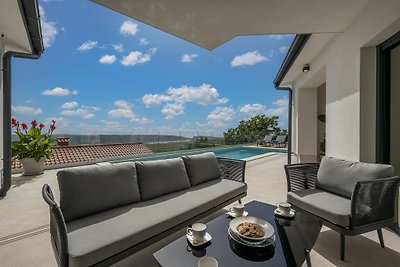 Beautiful Villa Dumboka