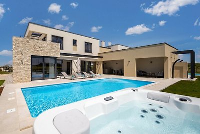Villa Estate & Primavera