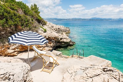 Beautiful Villa Artemis