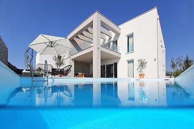 Villa North