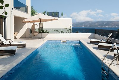 Beautiful Villa Beachfront Sun 2