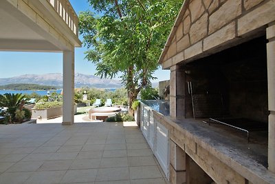 Villa Veritas