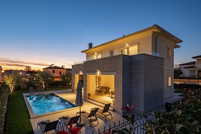 Beautiful Villa Santina