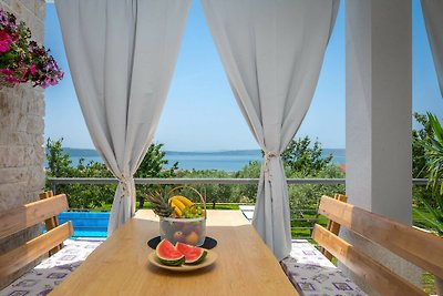 Villa Iva Kaštel Lukšić