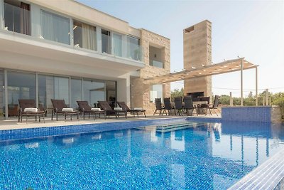 Beautiful Villa Elegant