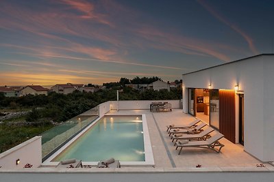 Beautiful Villa Frape