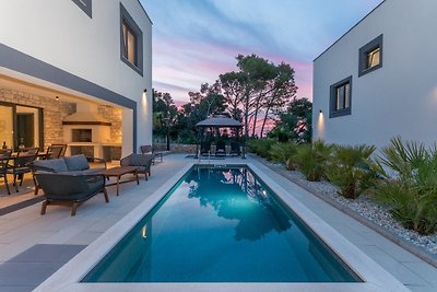 Villa Royal House 2