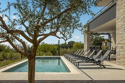 Beautiful Villa Libreto