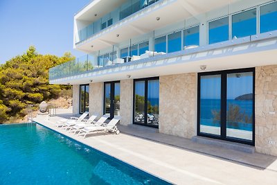Villa Style and Sea