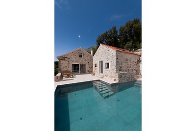 Beautiful Villa Mediterranean Estate