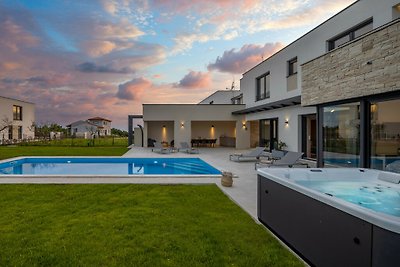 Beautiful Villa Luna