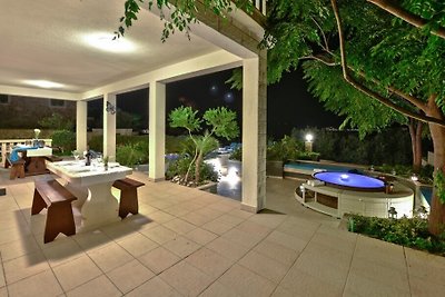 Villa Veritas