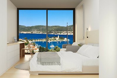 Beautiful Issa Hills Villa