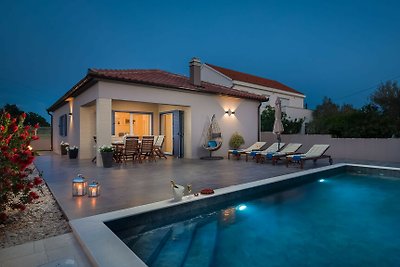 Villa Karla Nin