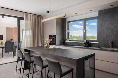 Beautiful Villa Scallop