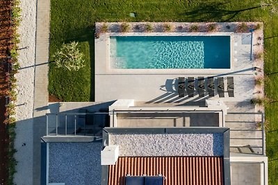 Beautiful Villa Libreto
