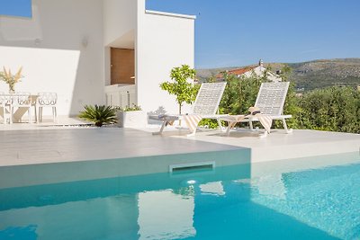 Preciosa Villa White Palace en Trogir