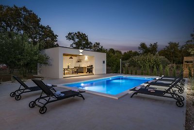 Beautiful Villa Calma Briševo