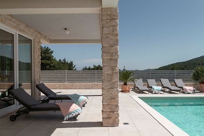 Beautiful Villa Fantasy 1 & Fantasy 2