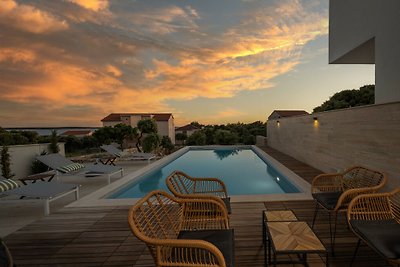 Beautiful Villa Terakota Mandre & Oliva...