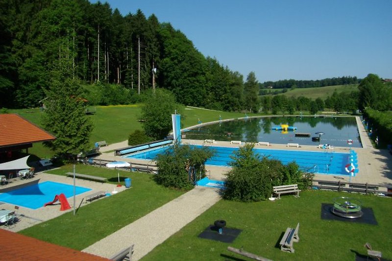 100 m to the outdoor pool