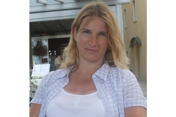 Mrs. M. Röder Mrs. M. Röder