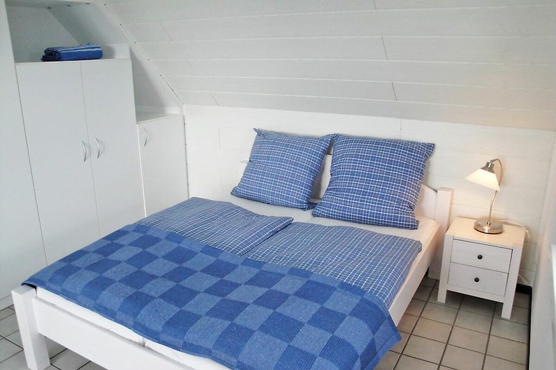 2. Doppelschlafzimmer mit Doppelbett