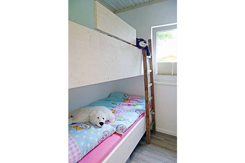 2. Schlafzimmer mit Etagenbett für die Kinder