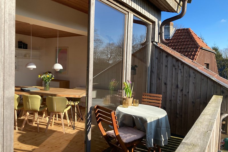 Erster Balkon