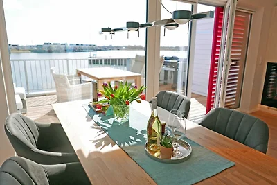 Marina Lounge