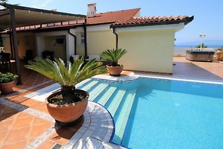Villa Lijane mit Pool in Kostrena