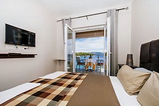 Gästezimmer mit Pool am Meer Iz